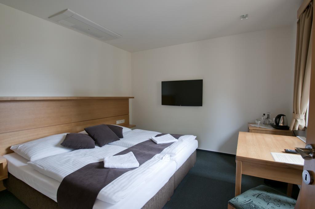 Hotel Resort Lovecka Basta Strakonice Bagian luar foto