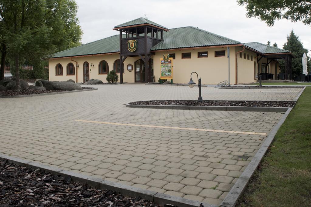 Hotel Resort Lovecka Basta Strakonice Bagian luar foto